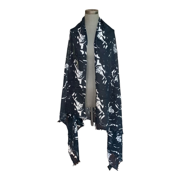 Cover Up GUESS Minuka Sarong Blue White Floral Print Scarf Wrap Sarong Shawl - Picture 3 of 7